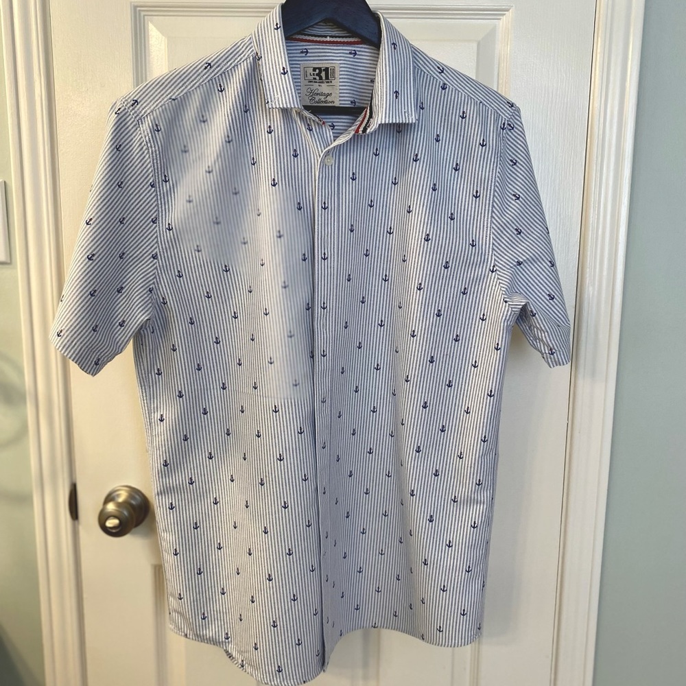Short-sleeved shirt with anchors